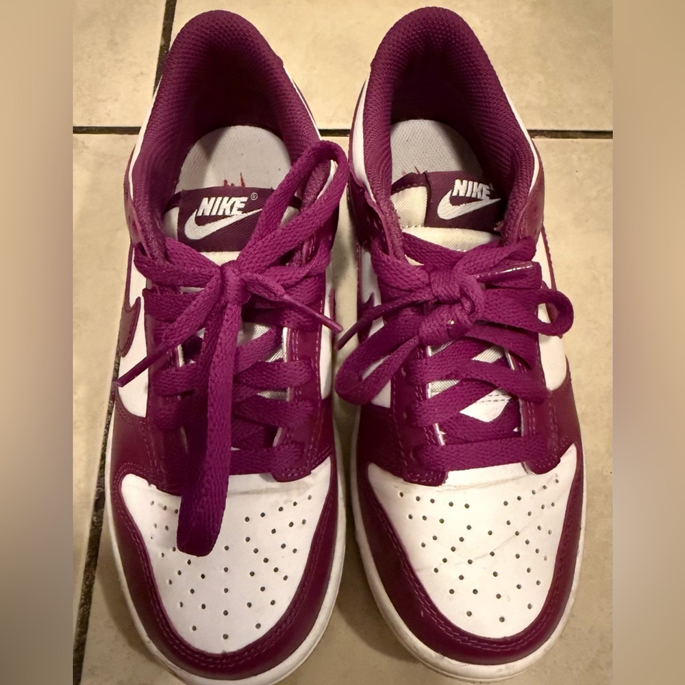 NIKE DUNK LOW Purple White Leather W6 / Y4 Dual Size Retro Nostalgic Sneakerhead - Picture 2 of 6